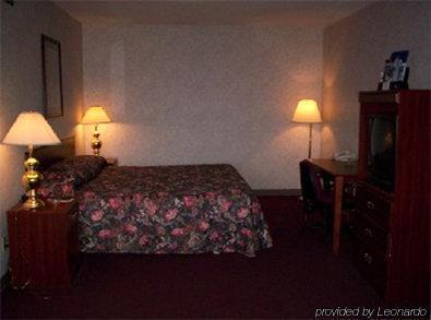 Sunflower Inn & Suites - ガーデンシティ 部屋 写真