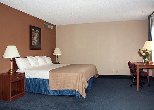 Sunflower Inn & Suites - ガーデンシティ 部屋 写真