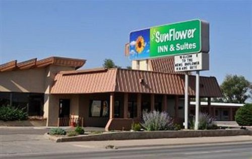 Sunflower Inn & Suites - ガーデンシティ エクステリア 写真