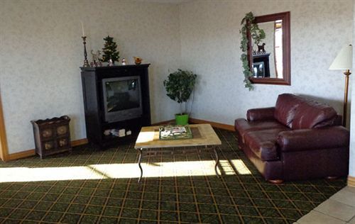 Sunflower Inn & Suites - ガーデンシティ エクステリア 写真